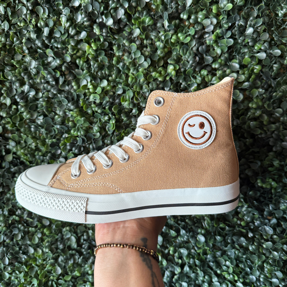 UIN White Slip-On Sneakers with Emoji Faces and Tan Trim Nike Smiley Face Shoes - Etsy main image 2